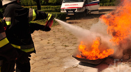 Symulacja gaszenia małego pożaru